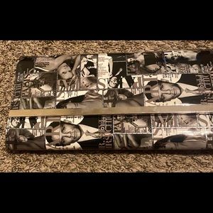 Black & white vogue clutch good condition